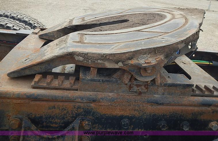 image for item J3228 1990 International 9300 semi truck