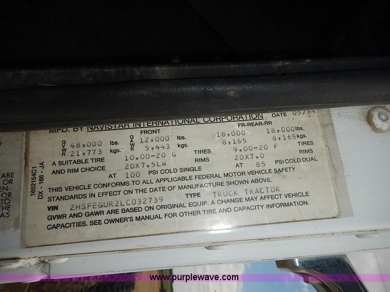 image for item J3228 1990 International 9300 semi truck