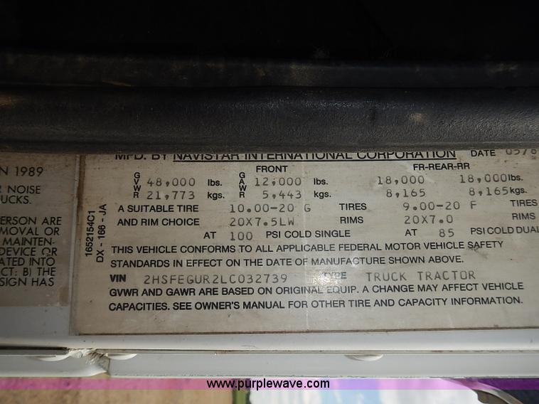 image for item J3228 1990 International 9300 semi truck