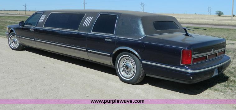 image for item AL9991 1997 Lincoln Town Car Executive limousine