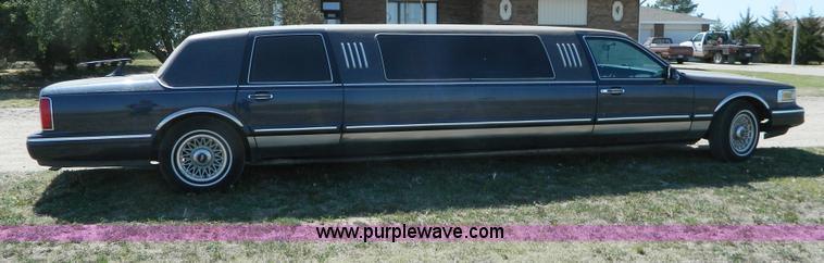 image for item AL9991 1997 Lincoln Town Car Executive limousine