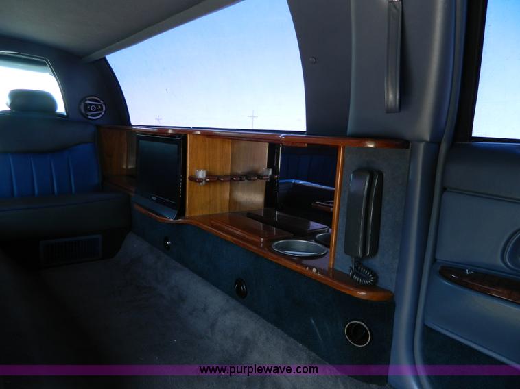 image for item AL9991 1997 Lincoln Town Car Executive limousine