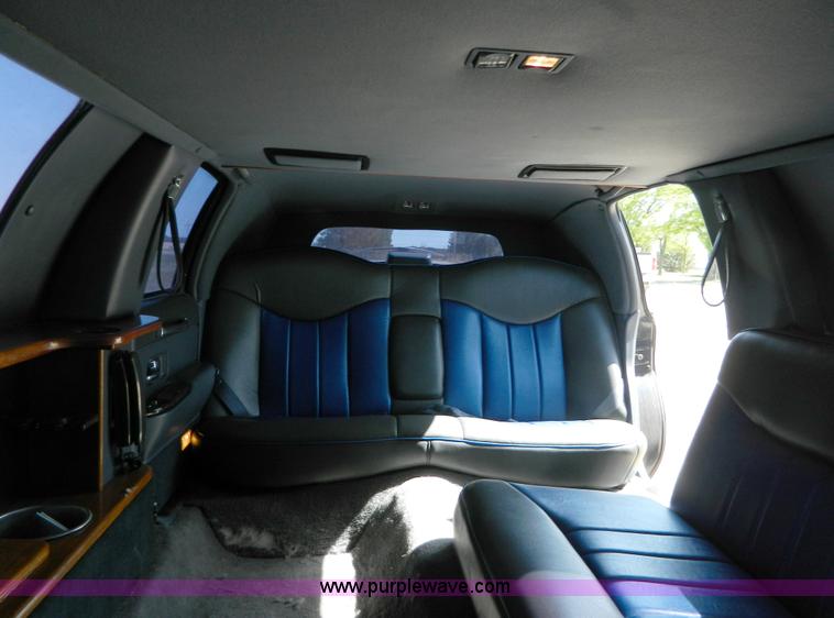 image for item AL9991 1997 Lincoln Town Car Executive limousine