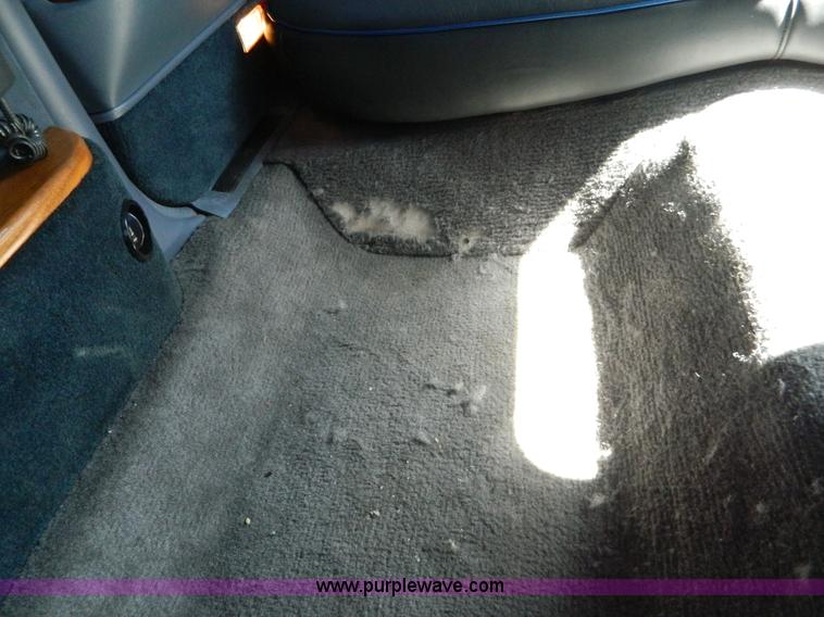 image for item AL9991 1997 Lincoln Town Car Executive limousine