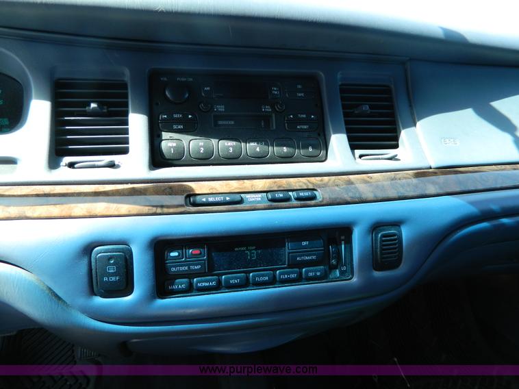 image for item AL9991 1997 Lincoln Town Car Executive limousine