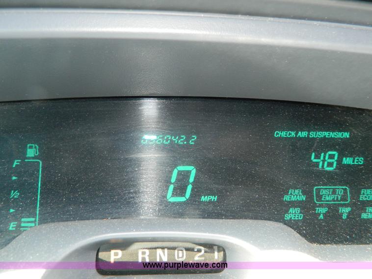 image for item AL9991 1997 Lincoln Town Car Executive limousine