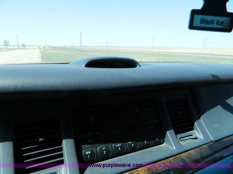 image for item AL9991 1997 Lincoln Town Car Executive limousine