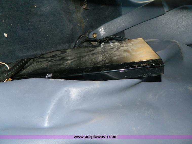 image for item AL9991 1997 Lincoln Town Car Executive limousine