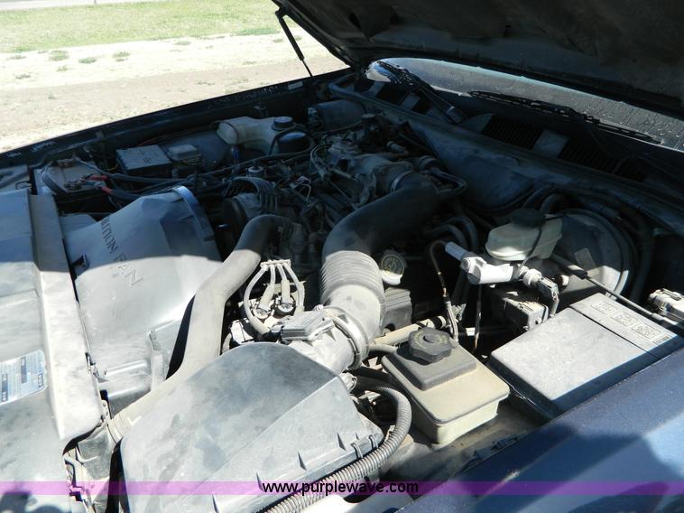 image for item AL9991 1997 Lincoln Town Car Executive limousine