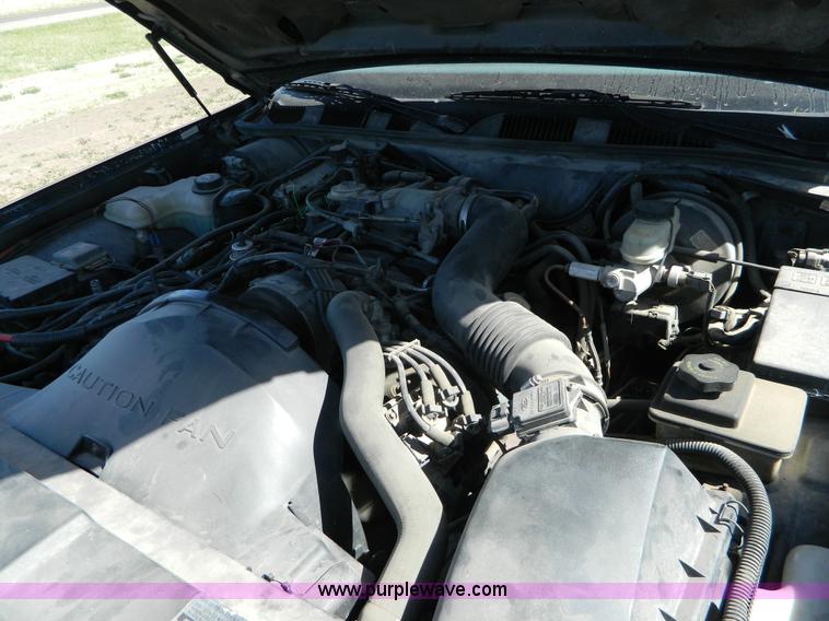 image for item AL9991 1997 Lincoln Town Car Executive limousine