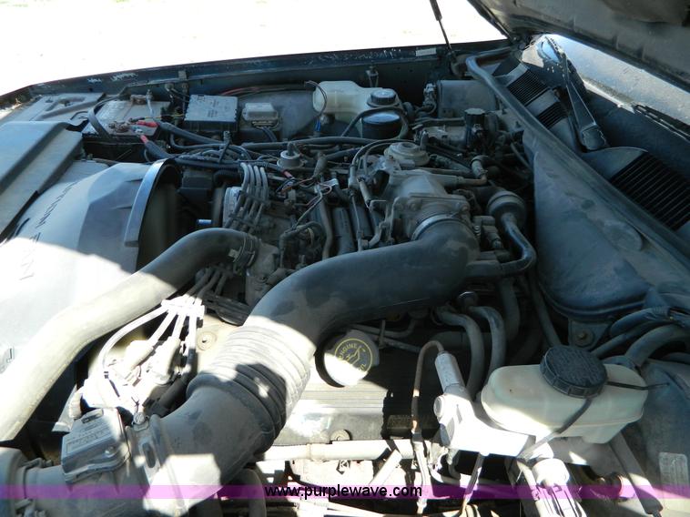 image for item AL9991 1997 Lincoln Town Car Executive limousine