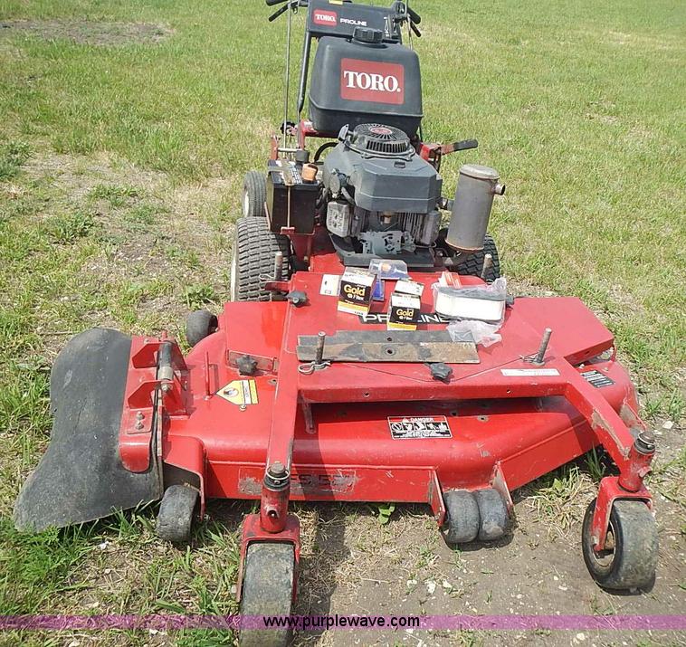 image for item AZ9994 2006 Toro Proline 30441 ZTR walk-behind lawn mower