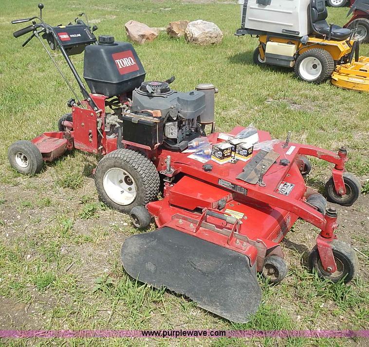 image for item AZ9994 2006 Toro Proline 30441 ZTR walk-behind lawn mower