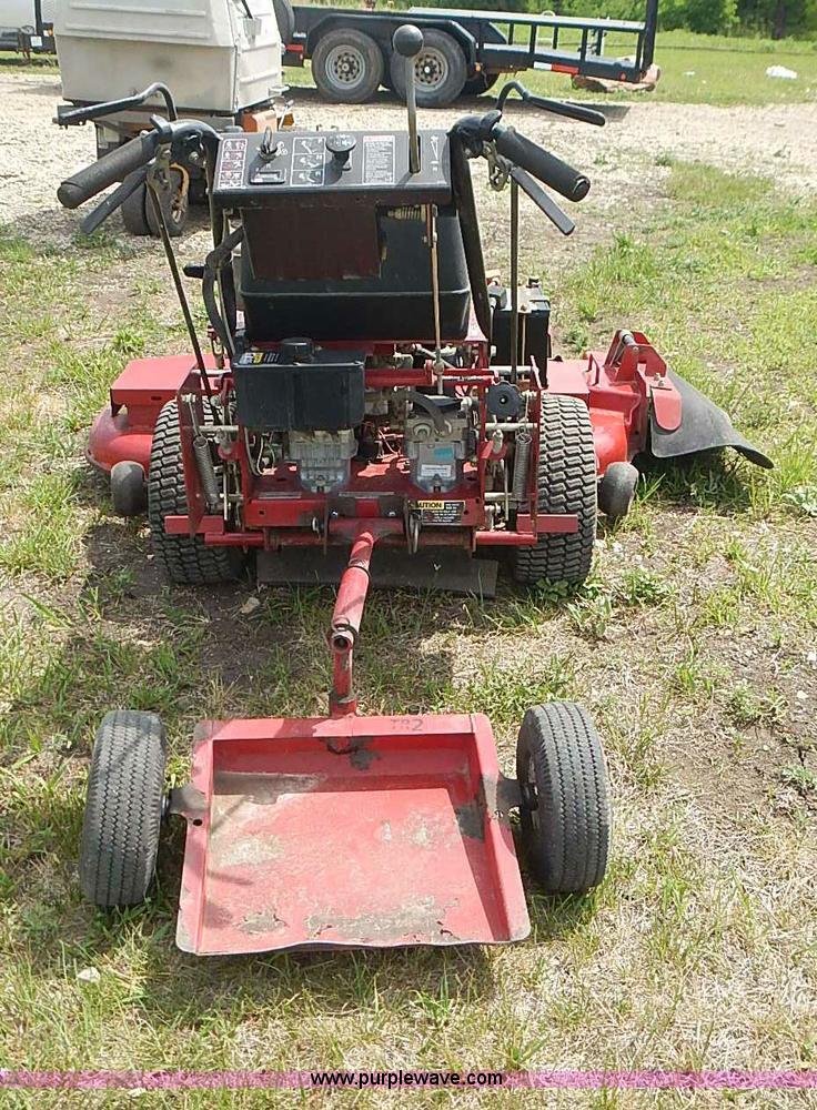 image for item AZ9994 2006 Toro Proline 30441 ZTR walk-behind lawn mower