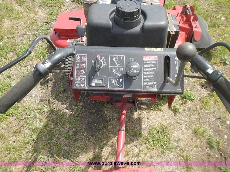 image for item AZ9994 2006 Toro Proline 30441 ZTR walk-behind lawn mower