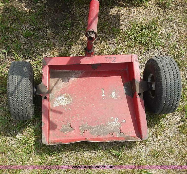 image for item AZ9994 2006 Toro Proline 30441 ZTR walk-behind lawn mower