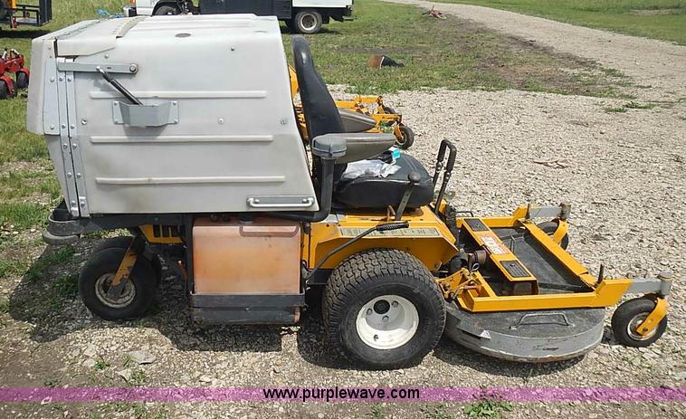 image for item AZ9995 2007 Walker MDDGHS ZTR lawn mower