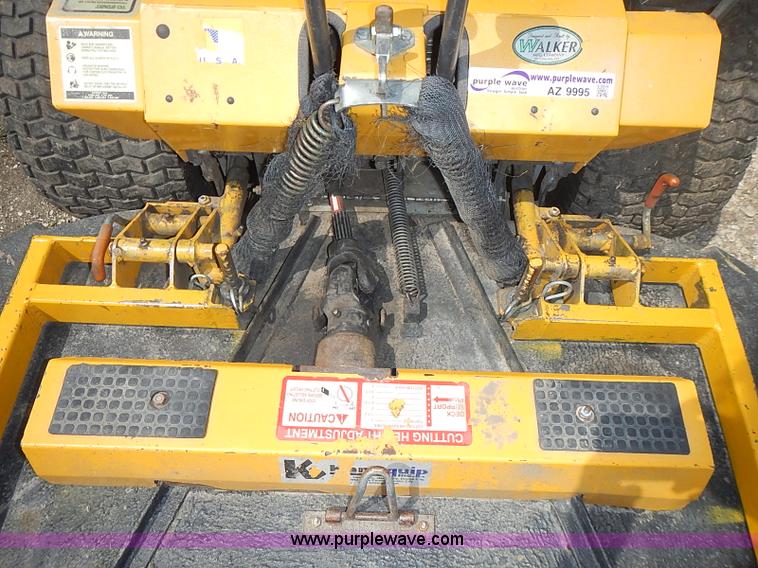 image for item AZ9995 2007 Walker MDDGHS ZTR lawn mower