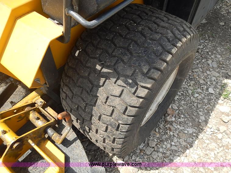 image for item AZ9995 2007 Walker MDDGHS ZTR lawn mower