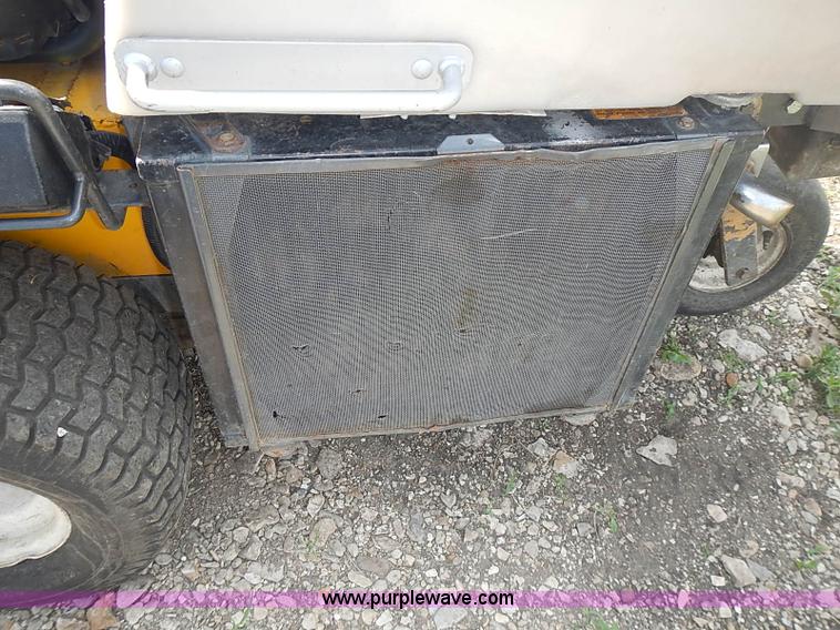 image for item AZ9995 2007 Walker MDDGHS ZTR lawn mower