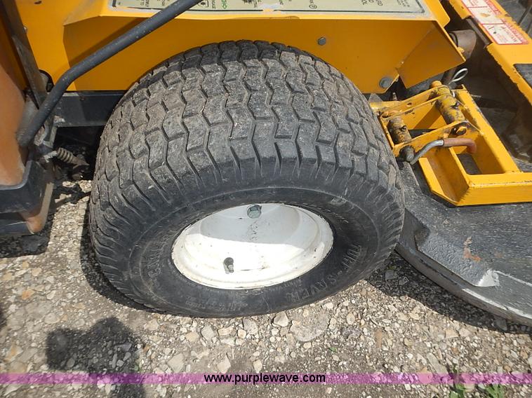 image for item AZ9995 2007 Walker MDDGHS ZTR lawn mower