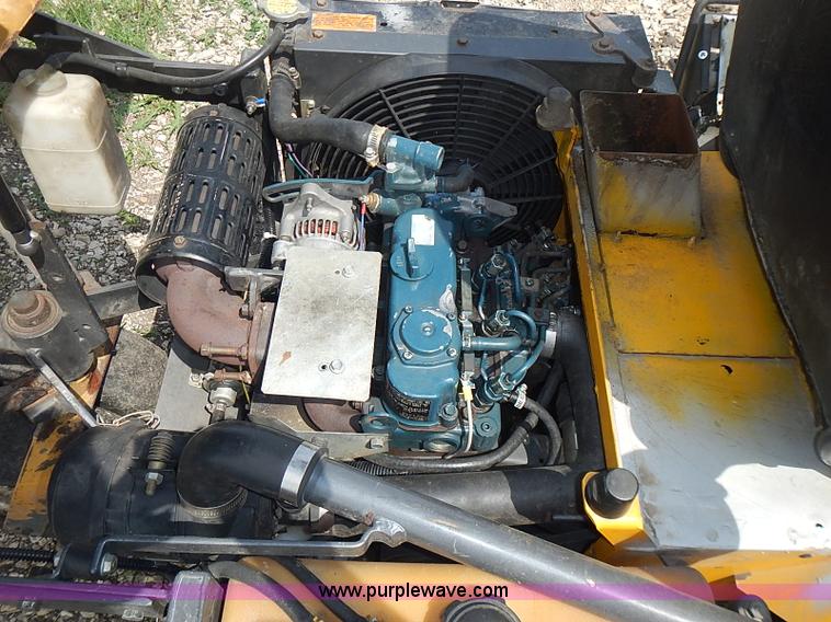 image for item AZ9995 2007 Walker MDDGHS ZTR lawn mower