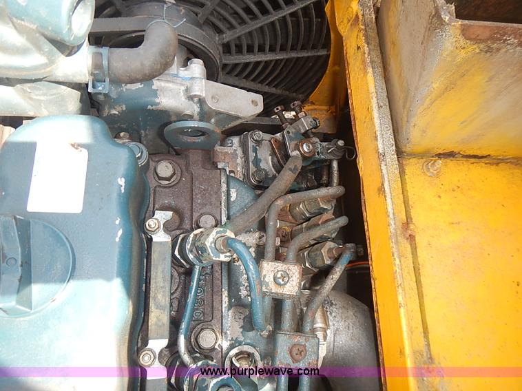 image for item AZ9995 2007 Walker MDDGHS ZTR lawn mower