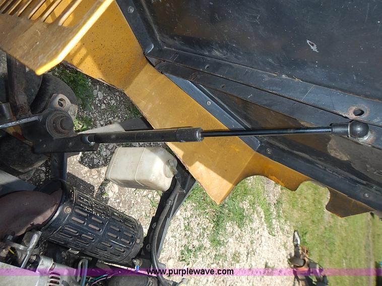 image for item AZ9995 2007 Walker MDDGHS ZTR lawn mower