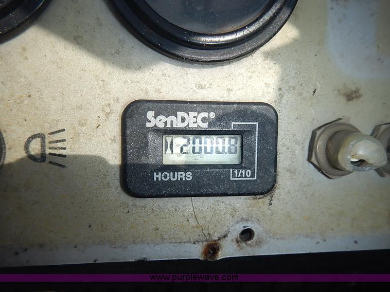 image for item AZ9995 2007 Walker MDDGHS ZTR lawn mower