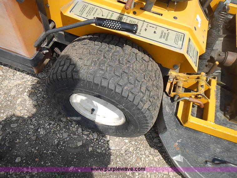 image for item AZ9995 2007 Walker MDDGHS ZTR lawn mower