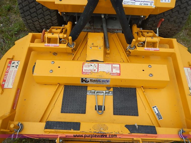 image for item AZ9996 2003 Walker MCGHS ZTR lawn mower