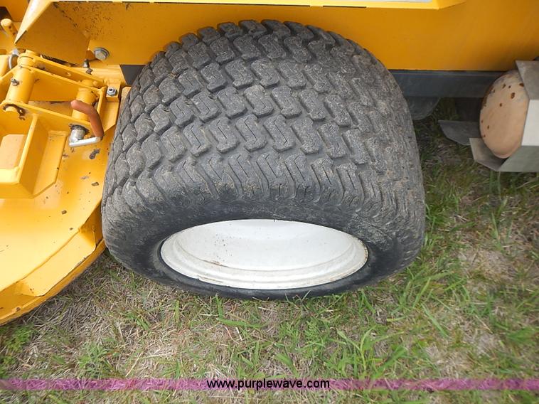 image for item AZ9996 2003 Walker MCGHS ZTR lawn mower