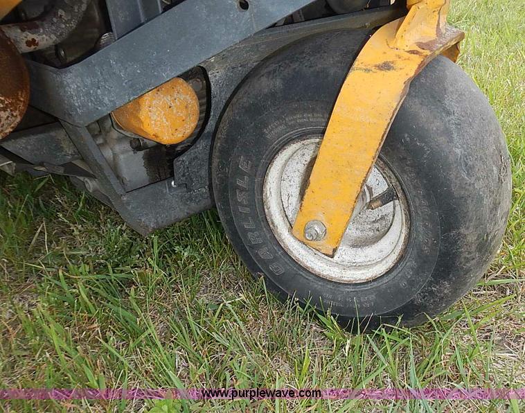 image for item AZ9996 2003 Walker MCGHS ZTR lawn mower