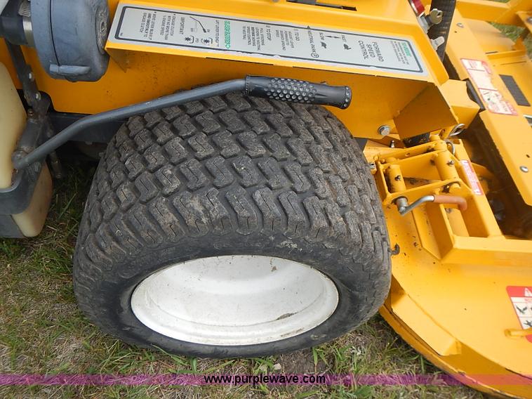 image for item AZ9996 2003 Walker MCGHS ZTR lawn mower