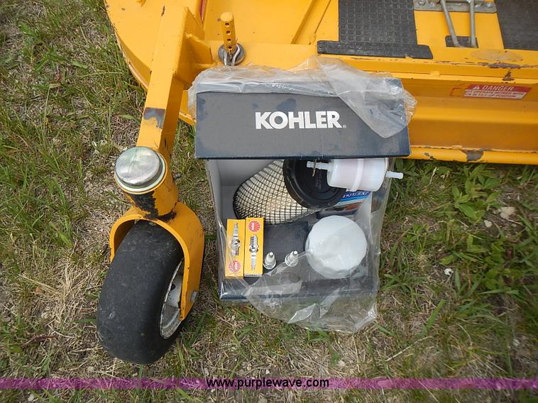 image for item AZ9996 2003 Walker MCGHS ZTR lawn mower