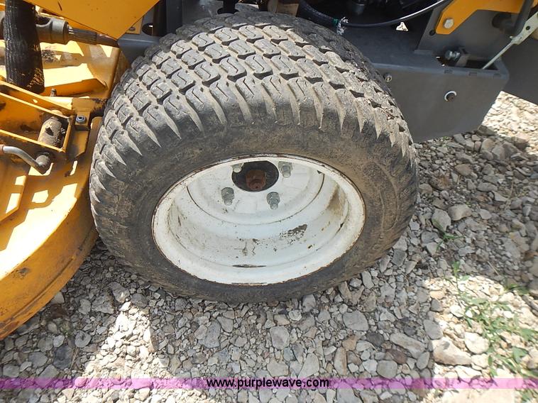 image for item AZ9997 2004 Walker MW ZTR walk-behind lawn mower