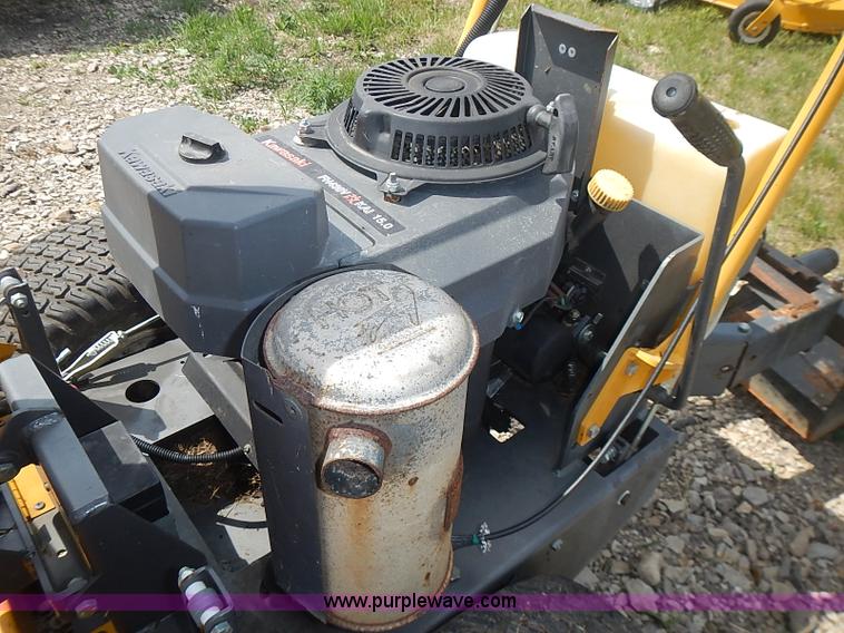 image for item AZ9997 2004 Walker MW ZTR walk-behind lawn mower