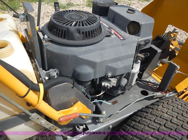 image for item AZ9997 2004 Walker MW ZTR walk-behind lawn mower