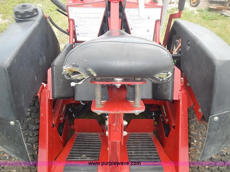 image for item AZ9998 2008 Ferris Evolution lawn mower