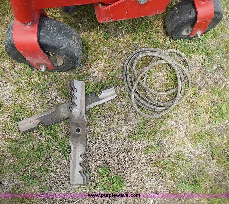 image for item AZ9998 2008 Ferris Evolution lawn mower