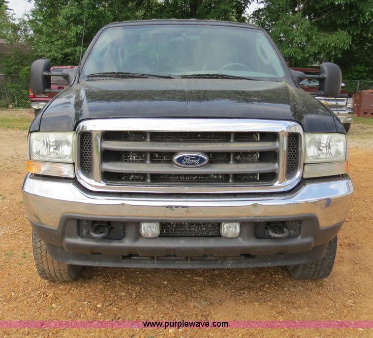 image for item B4914 2003 Ford F250 Super Duty XLT Crew Cab pickup truck