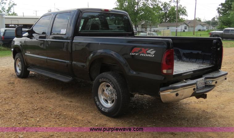 image for item B4914 2003 Ford F250 Super Duty XLT Crew Cab pickup truck