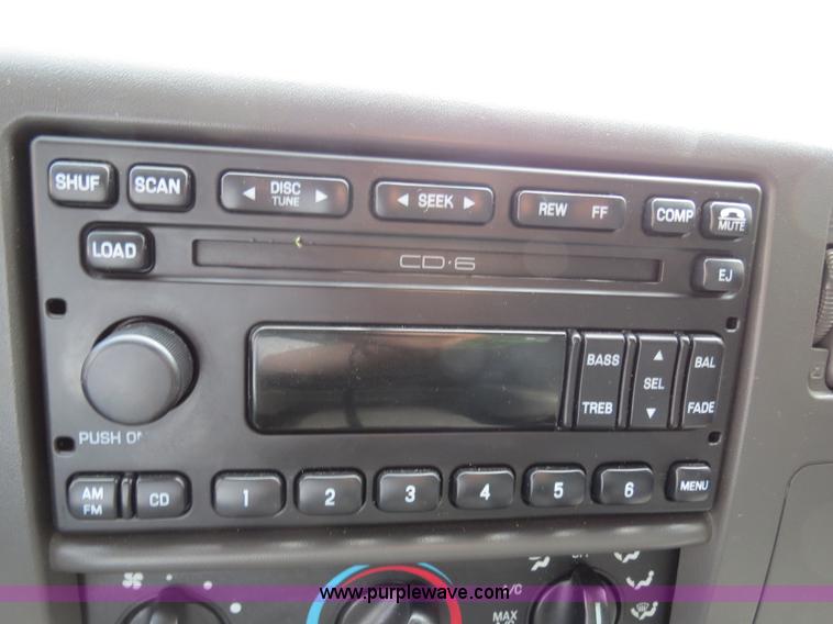 image for item B4914 2003 Ford F250 Super Duty XLT Crew Cab pickup truck