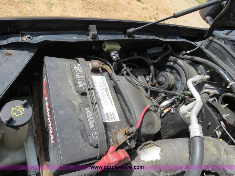 image for item B4914 2003 Ford F250 Super Duty XLT Crew Cab pickup truck