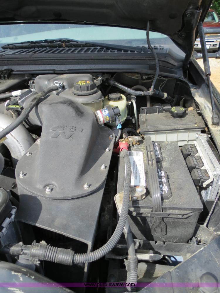 image for item B4914 2003 Ford F250 Super Duty XLT Crew Cab pickup truck