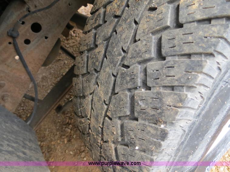 image for item B4914 2003 Ford F250 Super Duty XLT Crew Cab pickup truck