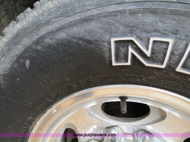 image for item B4914 2003 Ford F250 Super Duty XLT Crew Cab pickup truck