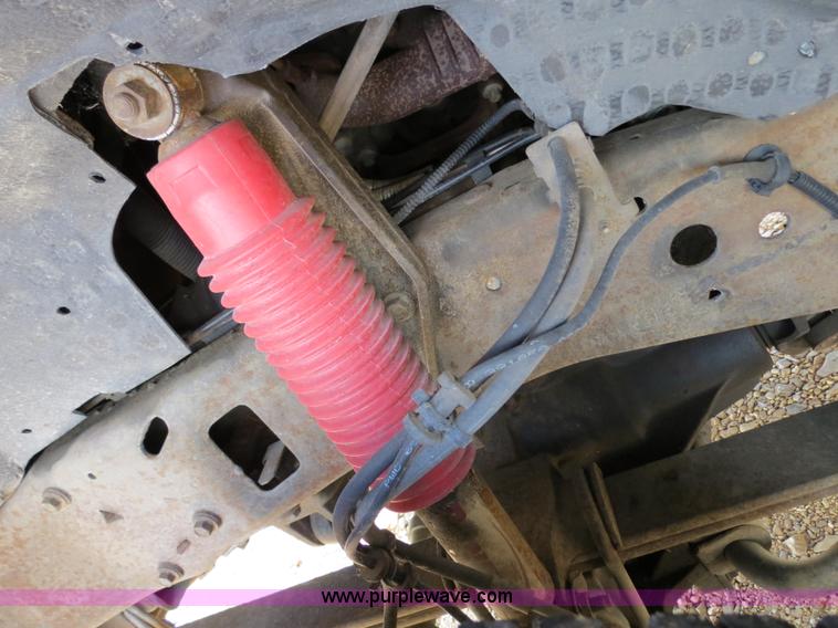 image for item B4914 2003 Ford F250 Super Duty XLT Crew Cab pickup truck