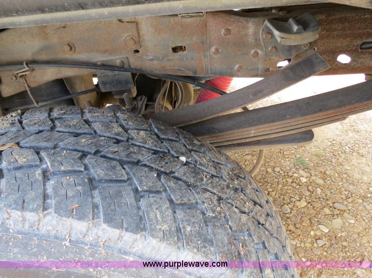 image for item B4914 2003 Ford F250 Super Duty XLT Crew Cab pickup truck