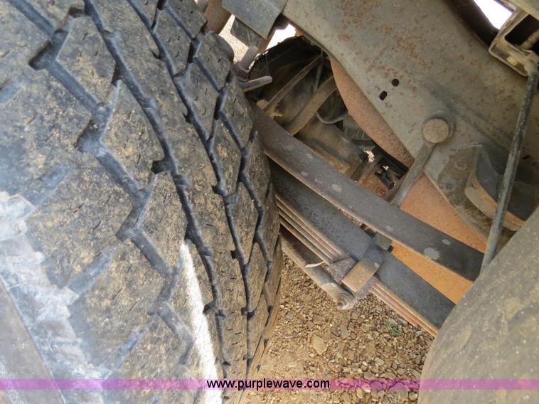 image for item B4914 2003 Ford F250 Super Duty XLT Crew Cab pickup truck